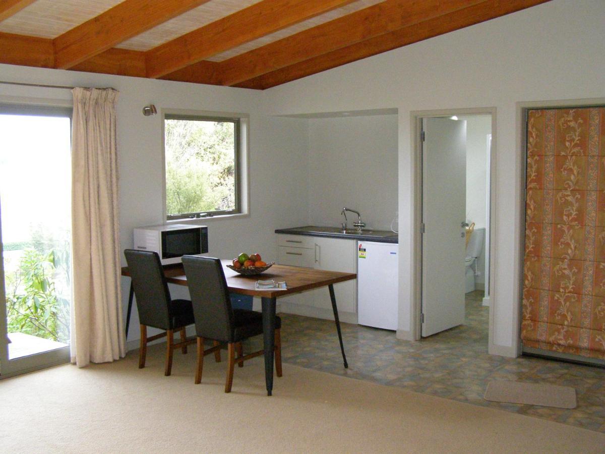 2 Views At Tasman Bed & Breakfast Exterior foto